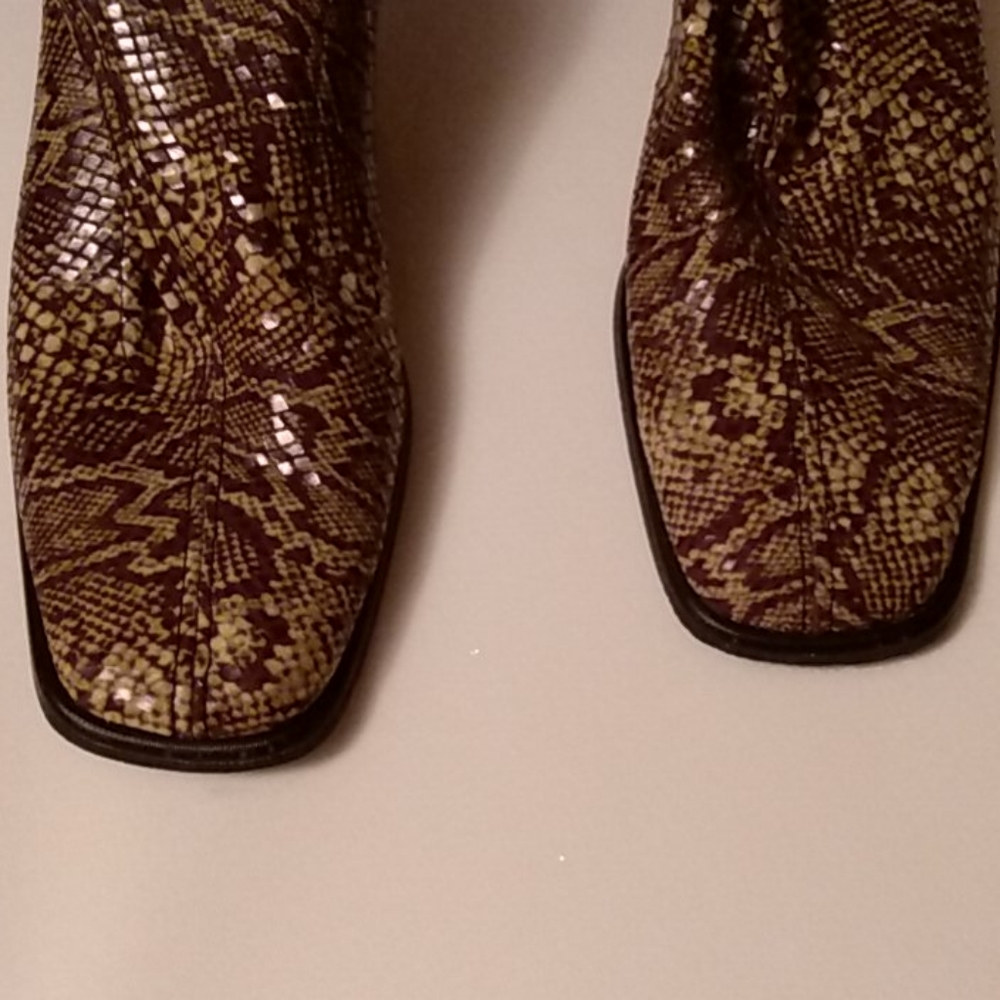 Boots - Picture 7 of 8
